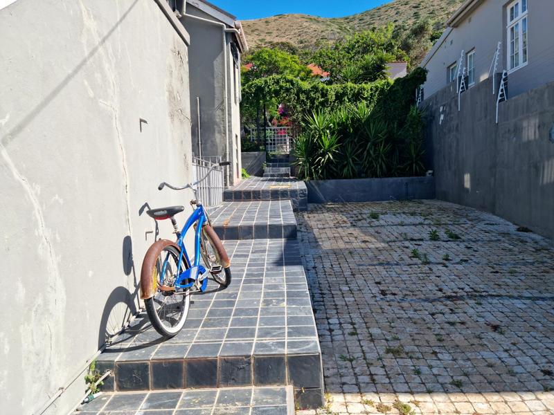 4 Bedroom Property for Sale in Green Point Western Cape